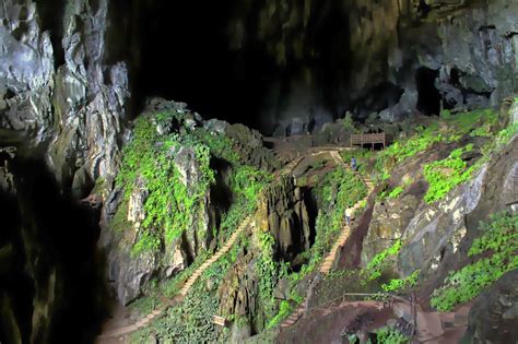 Introduction and tourist information for gunung mulu national park or mulu cave in miri sarawak which is an unesco world heritage site in malaysia. My Travel Blog: Fairy Cave, Sarawak