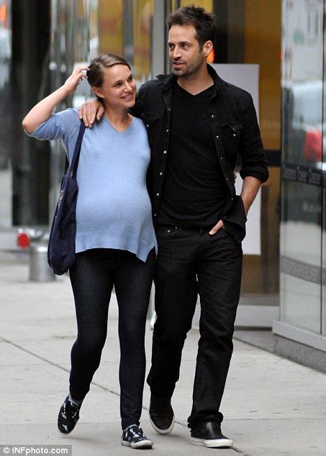 pregnant natalie portman shares a loving kiss with fiance benjamin millepied daily mail online