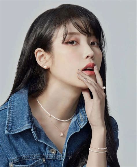 Iu X J Estina In 2022 Pretty Korean Girls Korean Actresses Photos Of Women