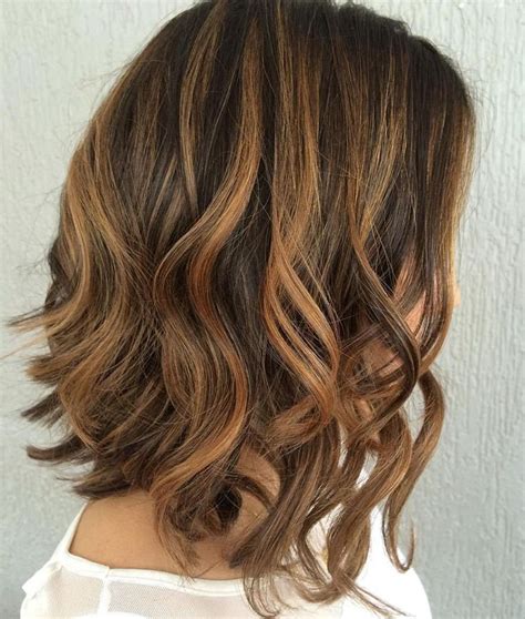 Who says blonde highlights for dark brown hair have to be subtle? 60 Looks with Caramel Highlights on Brown and Dark Brown ...