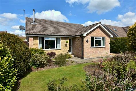3 bedroom detached bungalow for sale in farmanby close thornton le dale north yorkshire yo18