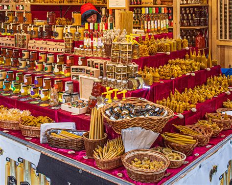 Hungarian Honey Christmas Market on Vörösmarty Square Flickr