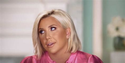 ‘chrisley Knows Best Fans Beg Savannah To Leave Her Face Alone