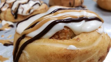 10 Cinnamon Roll Flavors You Have To Try Worlds Best Cinnamon Rolls