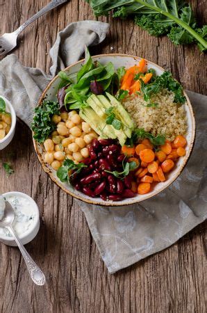 Les salades que l'on met en bol. Buddha Bowl et Poke Bowl : 10 recettes pour les différencier