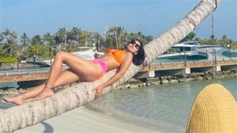 Sara Ali Khan Poses In Vibrant Bikini In New Pics From Maldives