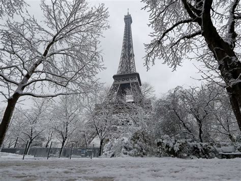 Heavy Snow Shuts Down Eiffel Tower Weeks After Abnormal