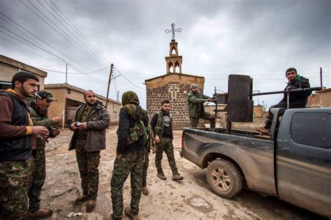 Isis Onslaught Engulfs Assyrian Christians As Militants Destroy Ancient Art The New York Times