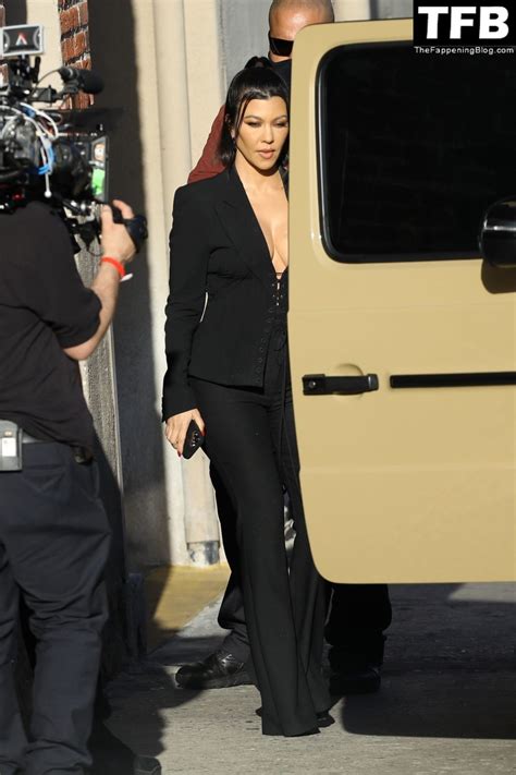 kourtney kardashian flaunts her cleavage in hollywood 9 photos pinayflixx mega leaks