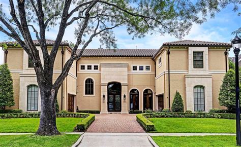 Stucco And Limestone Home In Houston Texas Homes Of The Rich