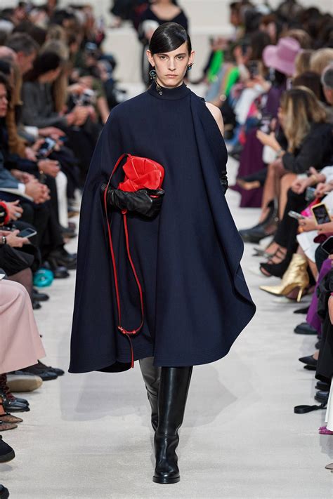 Valentino Autumnwinter 2020 Ready To Wear In 2020 Paris Fashion Week