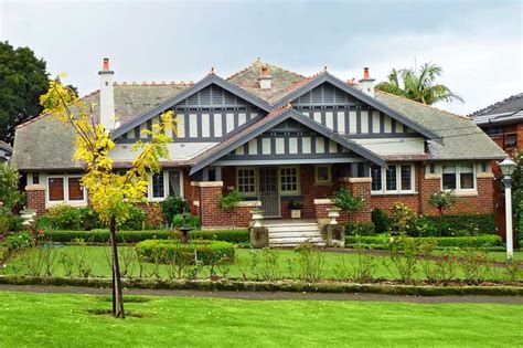 Hopefully this information will help guide you on which. Exterior Paint Ideas For Older Homes - Australian Handyman ...
