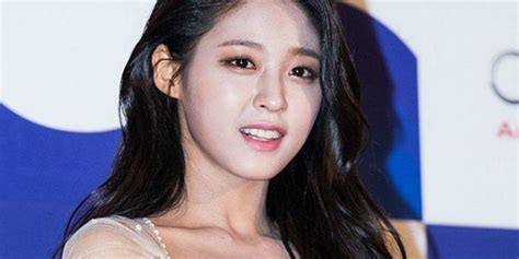 Seolhyun Opens Up About The Controversy Over Her Pale Makeup And Dark Complexion Pale Makeup
