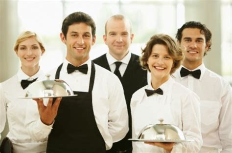 Waiter Dan Waitress Pengertian Tanggung Jawab Dan Detail Gaji