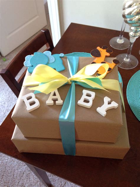 Best book for a baby shower : Baby shower gift wrapping | Gift wrapping, Baby shower ...
