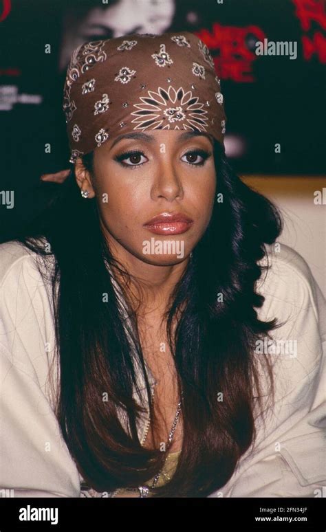 Aaliyah At Cd Signing For The Romeo Must Die Soundtrack At Hmv Times