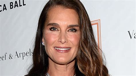 Brooke Shields Shares Stunning Nude Photo In Honour Of Earth Day Daily Telegraph