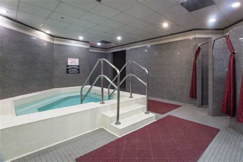 spa saunas steam rooms and whirlpools sky fitness chicago