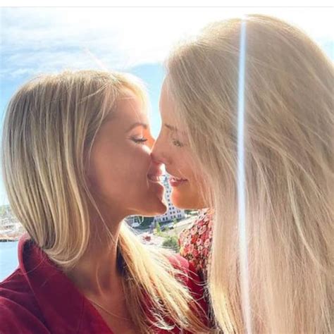 Lesbianverykiss Lesbian Lesbian Kissing Lesbiankissing Lesbian Goals Lesbian Love Love