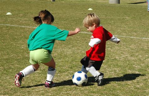 Pics Photos Kids Playing Soccer
