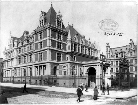 Remnants Of The Vanderbilt Mansion In New York City