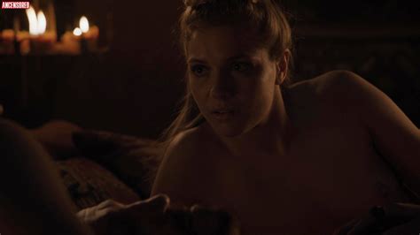 Lucy Aarden Desnuda En Game Of Thrones