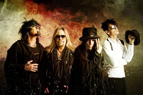 mÖtley crÜe and alice cooper live review entertainment centre 21st may 2015 upside adelaide