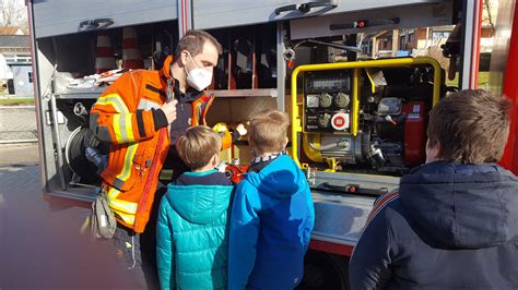 Besuch Der Feuerwehr Grundschule Bonfeld