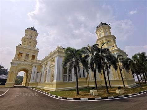 Being a johor's state mosque, sultan abu bakar mosque was constructed between 1892 and 1900 under the patronage of sultan abu bakar. Sultan Abu Bakar State Mosque. Masjid Negeri Sultan Abu ...