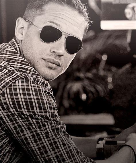 Tom Hardy Looking Dapper In These Aviator Sunglasses Tom Hardy Hardy Lady In My Life