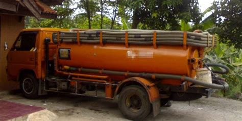 Gaji supir truck 1 rit alas roban kediri pp. Berapa gaji sopir truk tinja? | merdeka.com