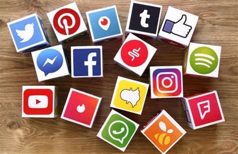 Find some of the top social media apps going to dominate 2021. What's the Story with Social Media Today? - Ron Foth ...