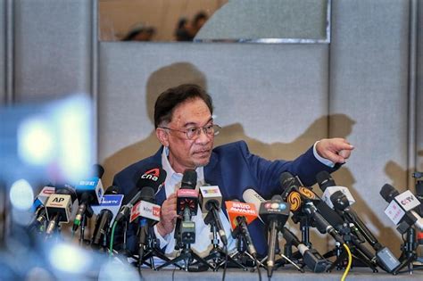 Born 10 august 1947) is a malaysian politician who has served as the leader of the opposition and chairman of pakatan harapan since 2020 and member of parliament for port dickson since 2018. Gabungan Parti Sarawak backing Anwar for Putrajaya? Fake ...