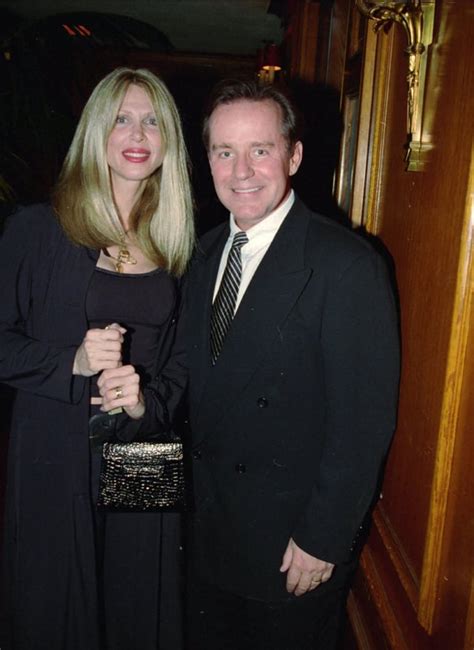Phil Hartman And His Wife Brynn On May 8 1998 Phil Was Shot And Killed By His Wife Brynn On