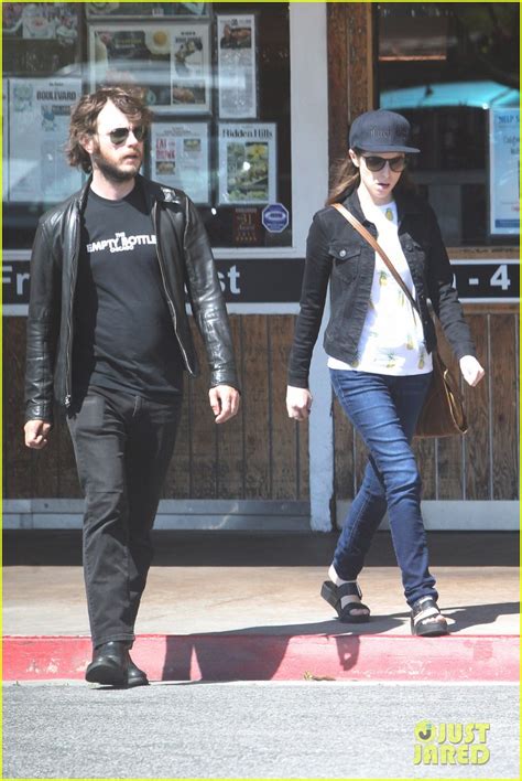 She is currently in a relationship with cinematographer ben richardson; Anna Kendrick Makes Rare Appearance With Boyfriend Ben ...