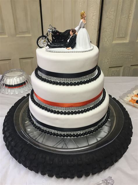 Harley davidson birthday cakes harley davidson motorcycle birthday cake cakecentral. Harley Davidson wedding cake I made for my mom and dads ...