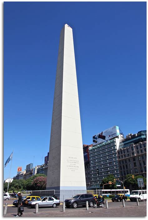 Emplazado en la plaza de la república, en la intersección de las avenidas corrientes y 9 de julio, fue construido con motivo del cuarto centenario de la primera fundación de la. Obelisco de Buenos Aires, Argentina ...