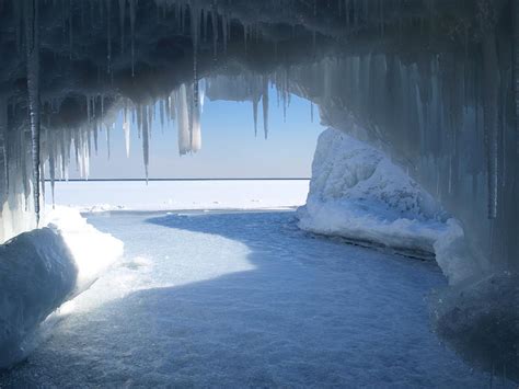 Ice Cave By Lake Michigan At Milwaukee Wisconsin Photograph By Martin