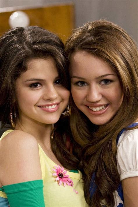 Miley Cyrus Selena Gomez Lesbian Porn Telegraph