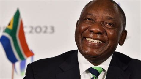 With south africa's covid numbers surging, president cyril ramaphosa is expected to address the nation at 8 tonight. Ramaphosa oo magacaabay golaha wasiirada Koonfur Afrika ...