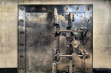 Old Bank Vault In The Basement Of The Historic Us Bank Por Flickr