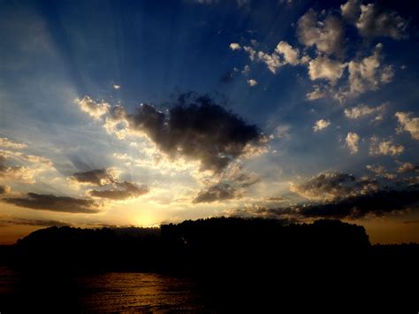 無料画像 海 水 地平線 雲 日の出 日没 太陽光 夜明け 雰囲気 夕暮れ イブニング トワイライト 反射 影