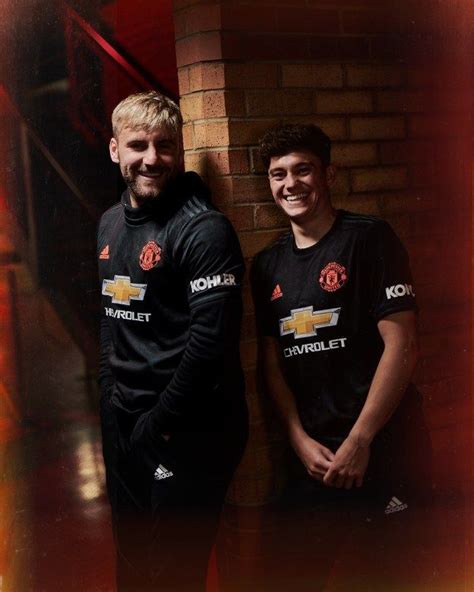 See more ideas about manchester united wallpaper, manchester united logo, manchester united team. Manchester United Launch 2019-20 Third Kit | Manchester ...