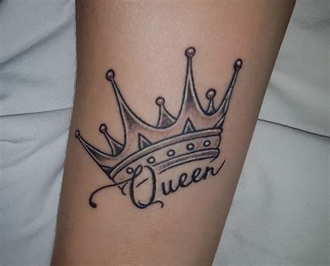 15 Unique Crown Tattoo Designs To Embrace Royalty