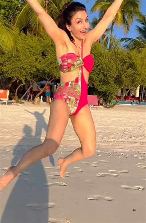 Soha Ali Khan Maximises Hotness In Stunning Beachwear Photos