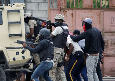 Fotos Los Enfrentamientos En Haití Entre Policías Y Militares En