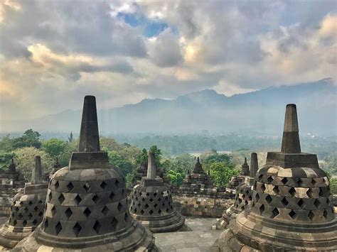 Candi borobudur beralamat di jl. Harga Tiket Masuk Wisata Candi Borobudur Magelang Tahun ...