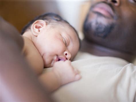 Tips to help dads bond with their baby: photos - BabyCentre UK