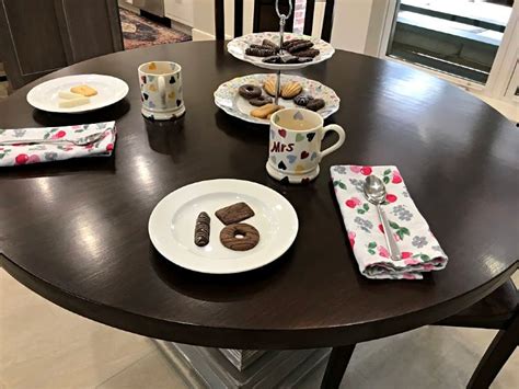 Here's my top 10 tips for building your own tabletop with a diyers set of tools. DIY Round Table Top, Using Plywood Circles - Abbotts At Home