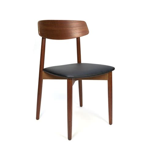 They epitomise all that is fantastic about scandinavian. Danish vintage dining chair solid teak wood - Retro Studio